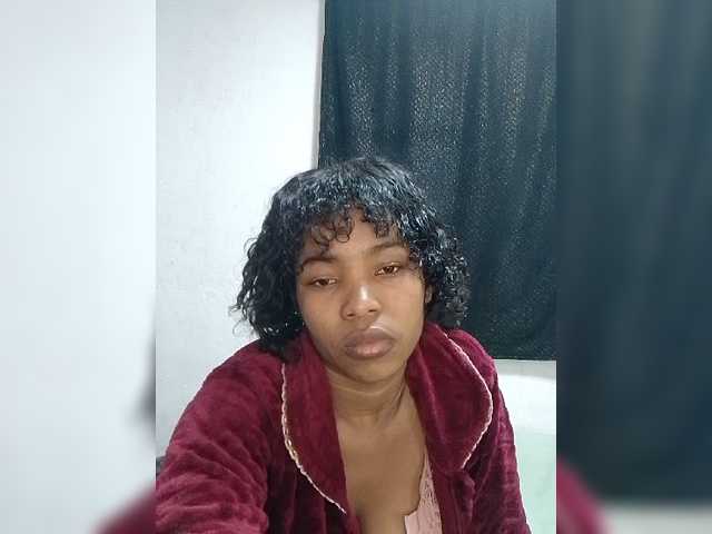 Candis02 live cam on BongaCams