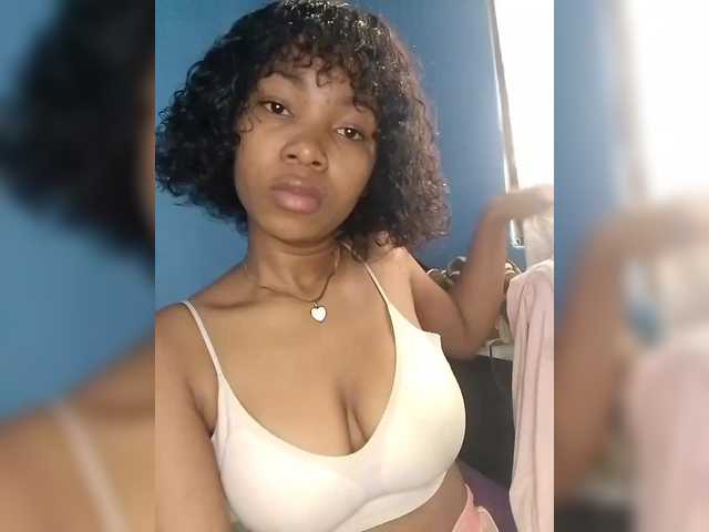 Candis02's BongaCams show and profile