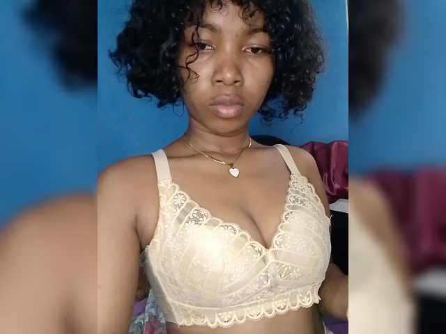 Candis02's BongaCams show and profile