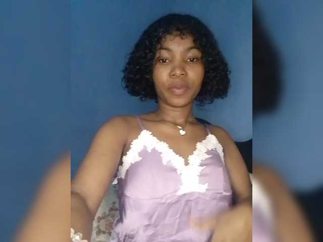 Candis02's BongaCams show and profile