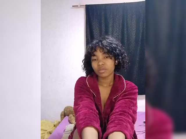 Candis02 live cam on BongaCams