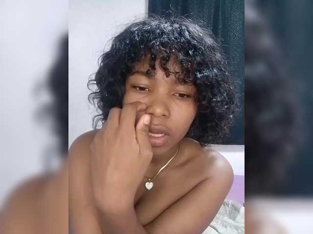 Candis02 live cam on BongaCams