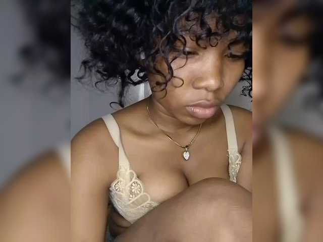 Candis02 live cam on BongaCams