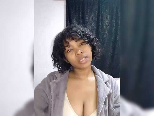 Candis02 live cam on BongaCams