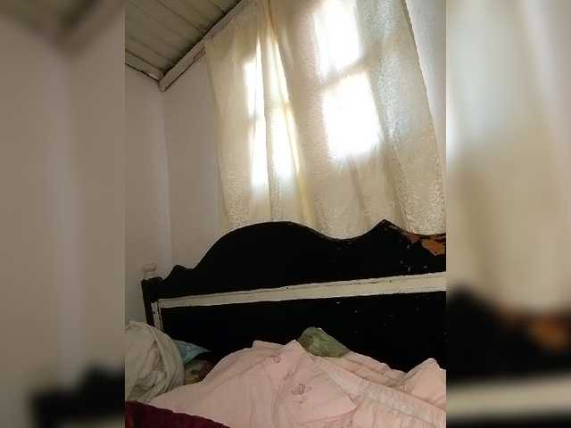 Candis02 live cam on BongaCams