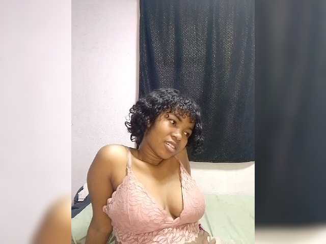 Candis02 live webcam show
