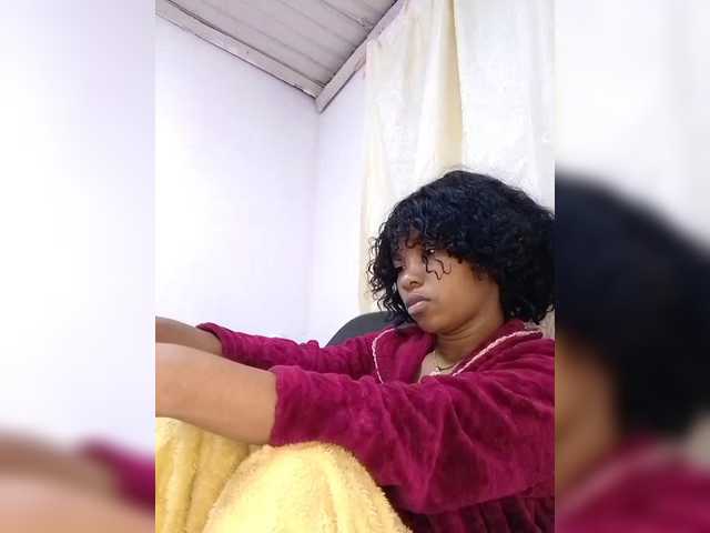 Candis02 live cam on BongaCams