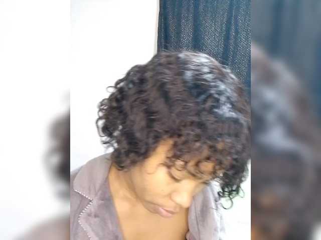 Candis02 live cam on BongaCams