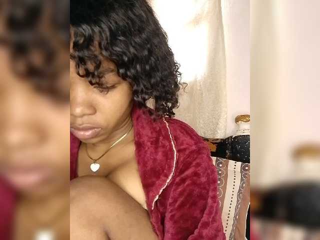 Candis02 live cam on BongaCams