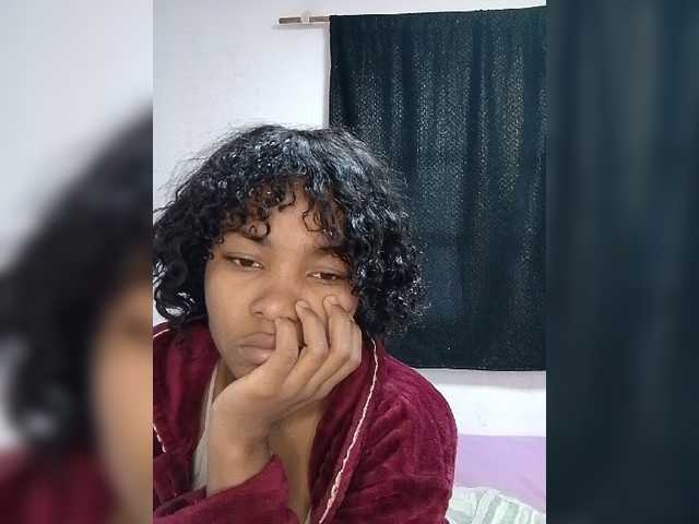 Candis02 live cam on BongaCams