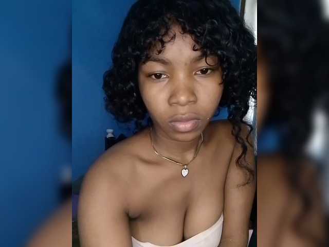 Candis02's BongaCams show and profile