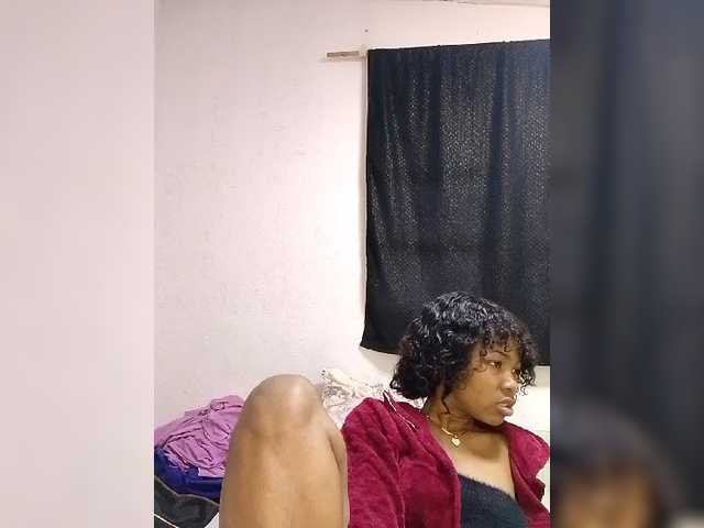Candis02 live cam on BongaCams