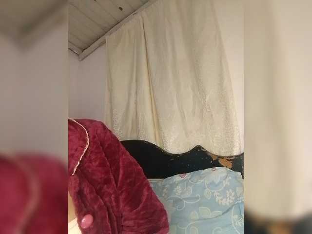 Candis02 live cam on BongaCams