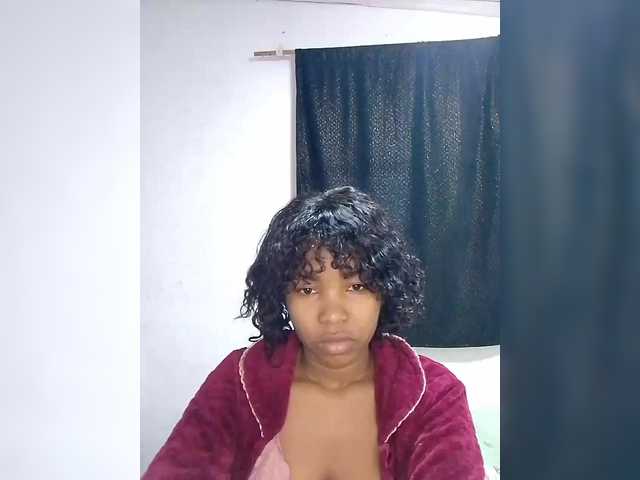 Candis02 live webcam show
