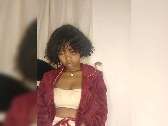 Candis02 live cam on BongaCams