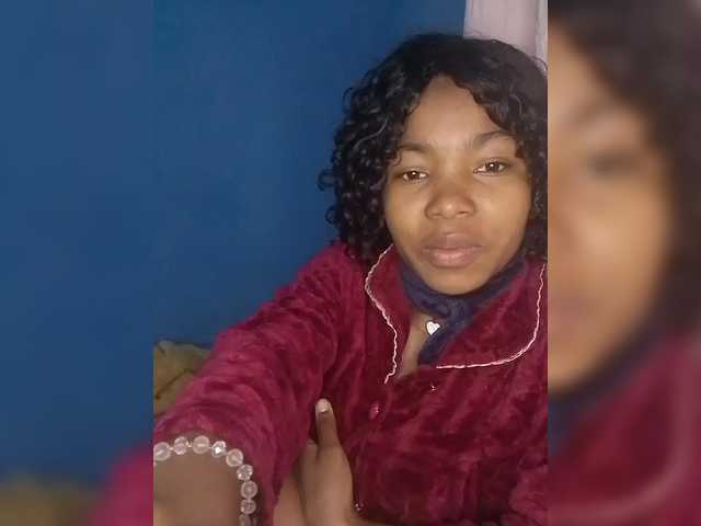 Candis02 live cam on BongaCams