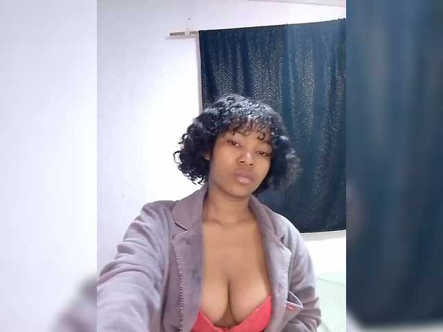 Candis02 live webcam show