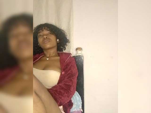 Candis02 live cam on BongaCams