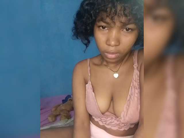 Candis02's BongaCams show and profile