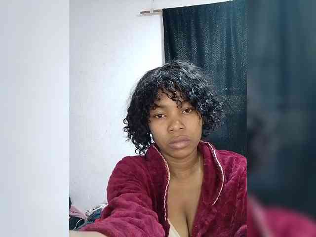 Candis02 Live Webcam on BongaCams