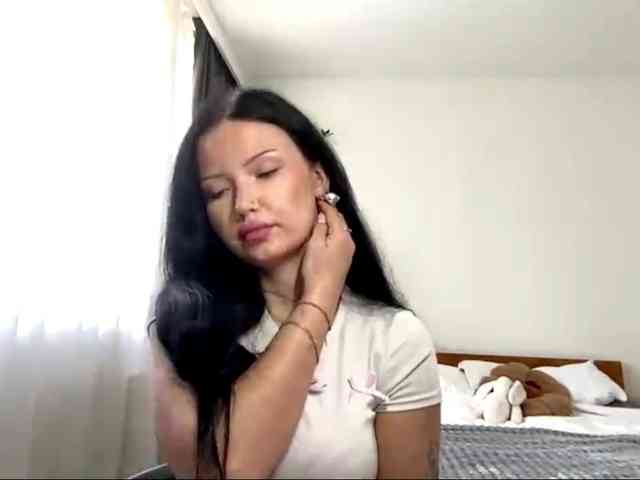 JoanFlirt webcam