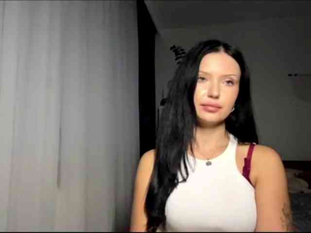 JoanFlirt webcam