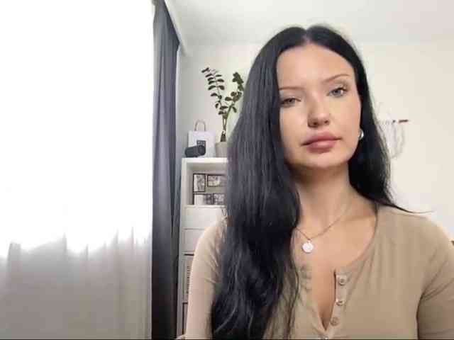 JoanFlirt webcam