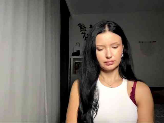 JoanFlirt webcam