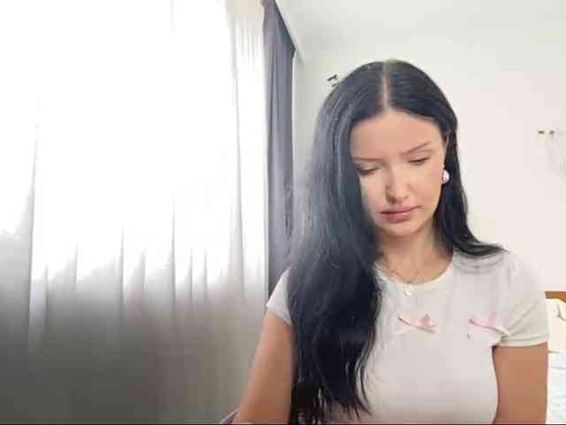 JoanFlirt webcam