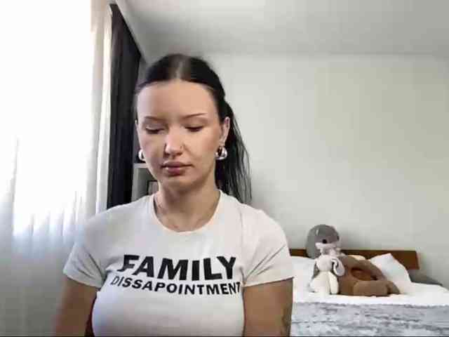 JoanFlirt webcam