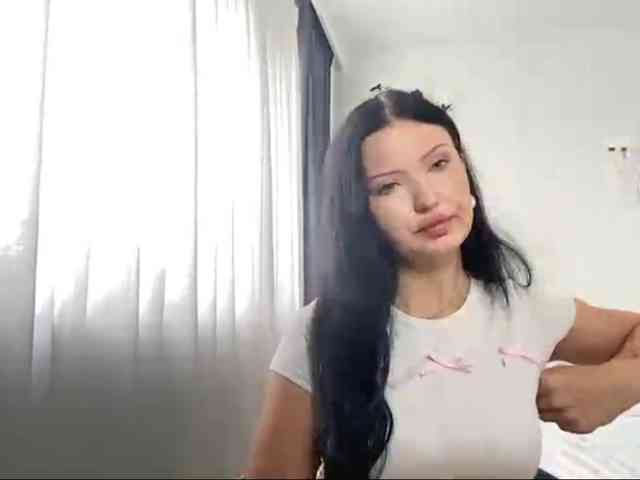 JoanFlirt webcam