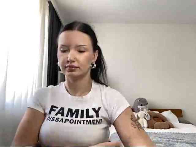JoanFlirt webcam