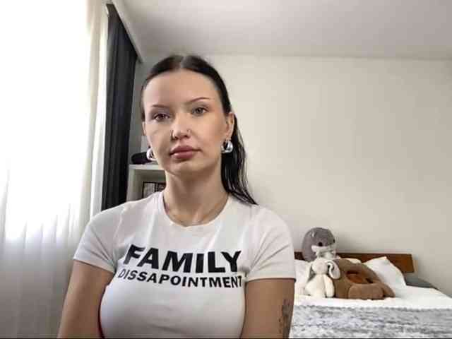 JoanFlirt webcam