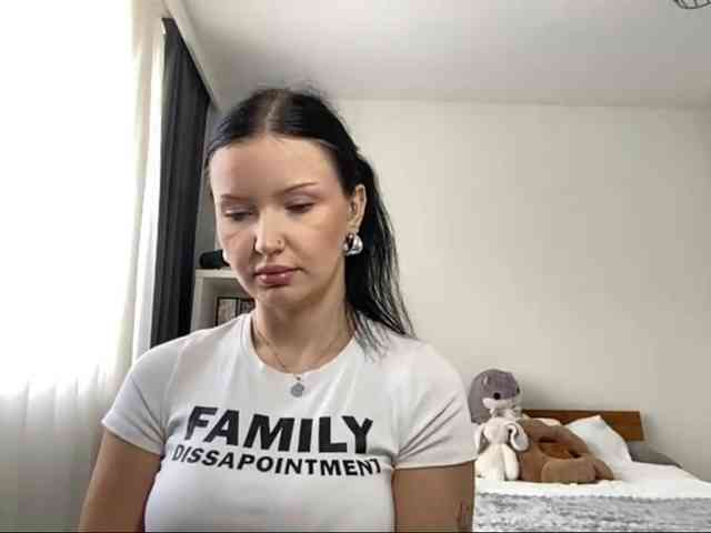 JoanFlirt webcam