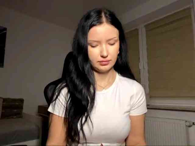 JoanFlirt webcam