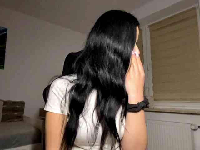 JoanFlirt webcam