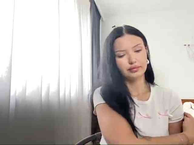 JoanFlirt webcam
