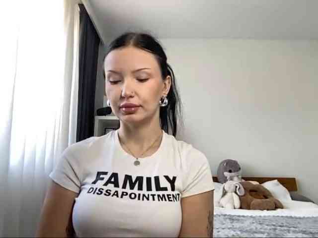 JoanFlirt webcam