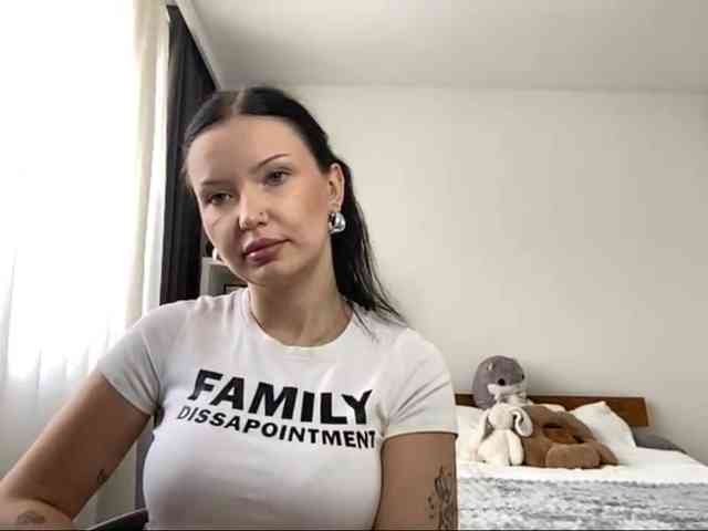 JoanFlirt webcam