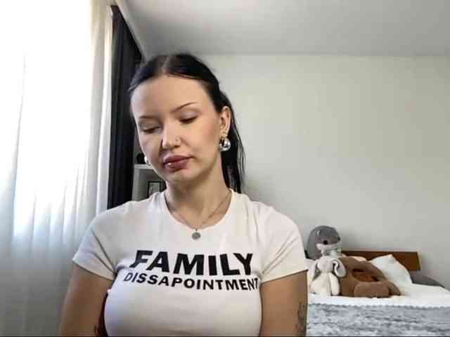 JoanFlirt webcam