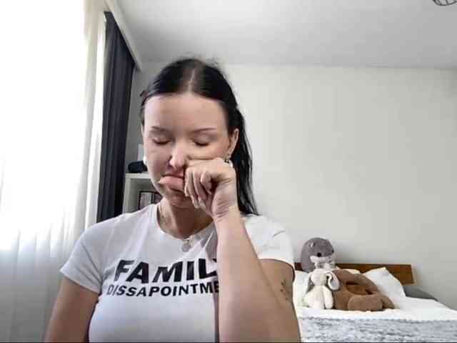 JoanFlirt webcam