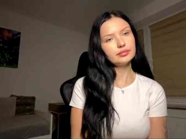 JoanFlirt webcam