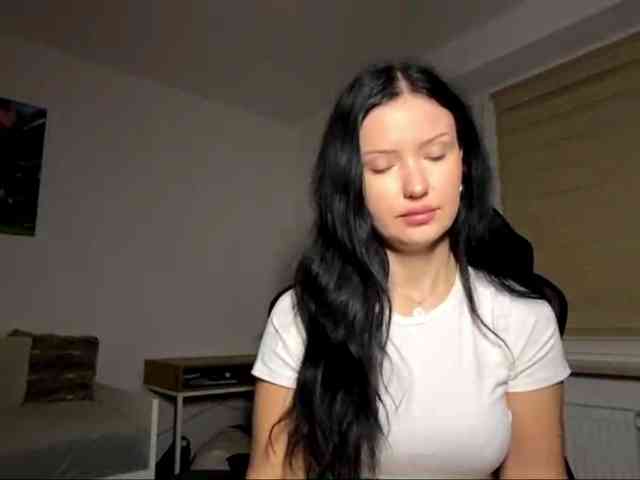 JoanFlirt webcam