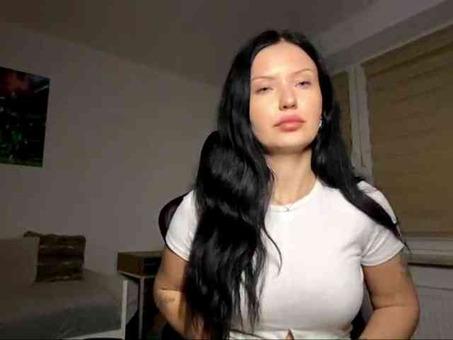 JoanFlirt webcam