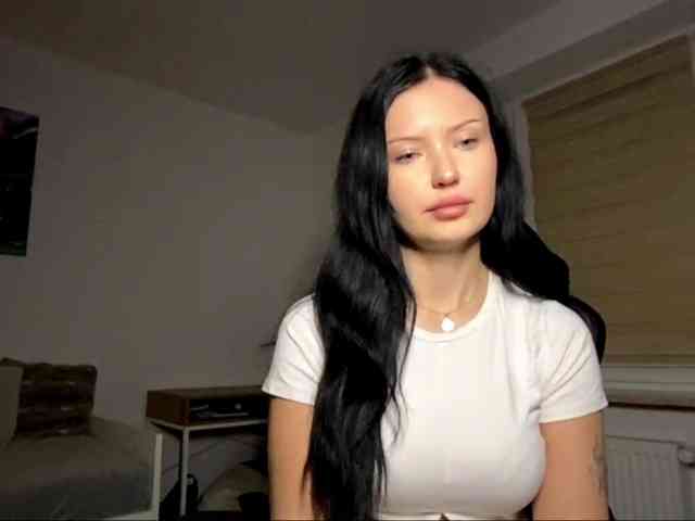 JoanFlirt webcam
