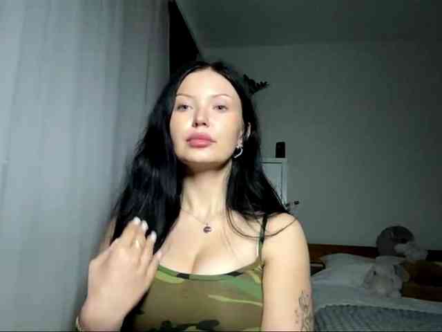 JoanFlirt webcam