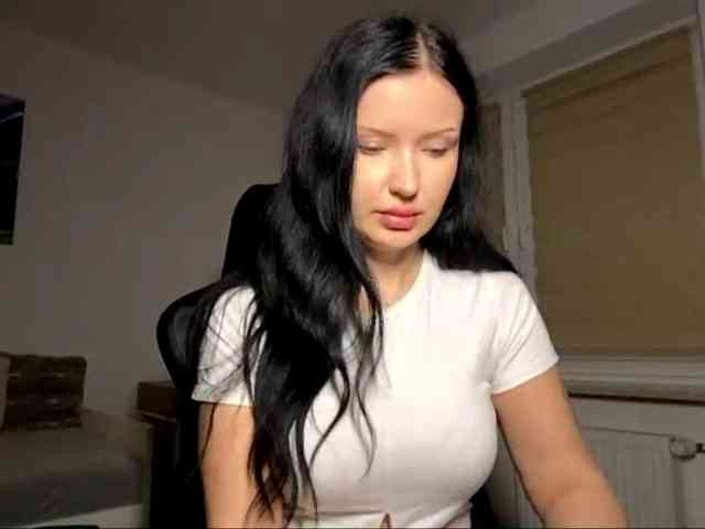 JoanFlirt webcam
