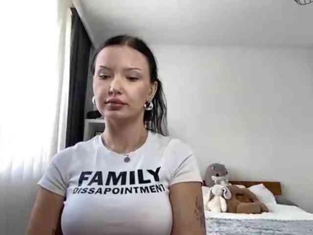 JoanFlirt webcam