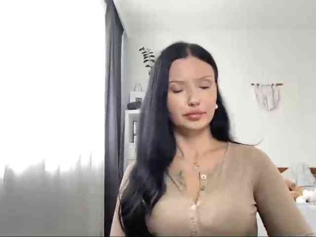 JoanFlirt webcam