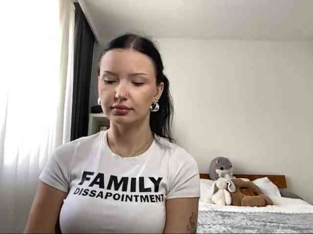 JoanFlirt webcam